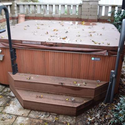 Hot Springs Grandee Hot Tub
It is up and operational as we speak
It is around 4 years old 
It is a salt water hot tub
It has been...