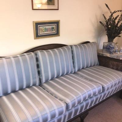 SOFA VERY CLEAN, STERCHI BROS MANUFACTURING CO.  KNOXVILLE, TENN