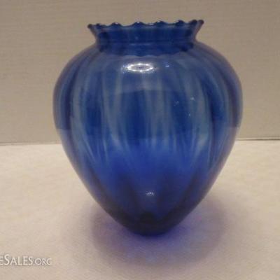 Beautiful Princess House blue glass vase