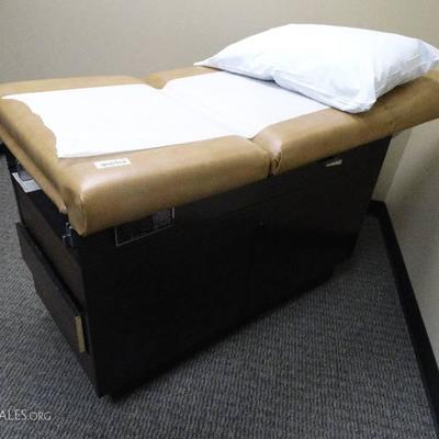 Midmark 104 medical exam table