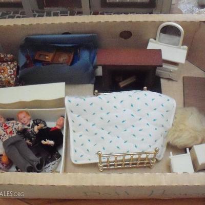 Accessories for dollhouse