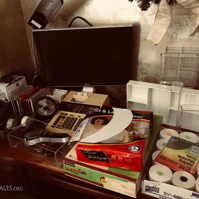 Desk (vignette)