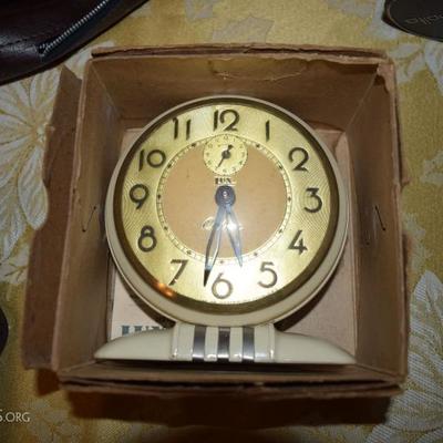 vintage tabletop clock 