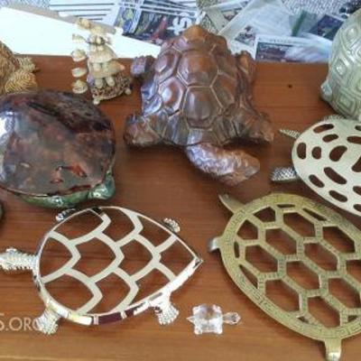 HPT015 Turtle Trivets, Dishes, Figurines & More
