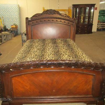 Awesome Queen Size Bed