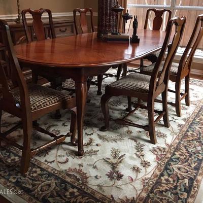 DR- VINTAGE BAKER DINING TABLE W/6 CHAIRS       WITHOUT LEAVES TABLE IS A 54