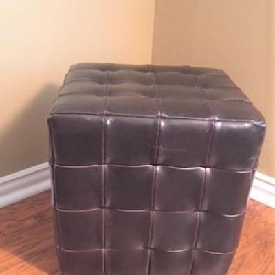 BROWN LEATHER FOOTSTOOL CUBE 15