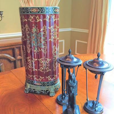 ASIAN VASE ON BRASS STAND 20.5