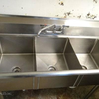 84''x26'' Fully Stainless (3) Bay Sink With Grease ...