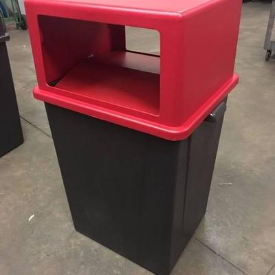 2 QTY NEW CARLISLE 56 GALLON COMMERCIAL TRASH CAN ...