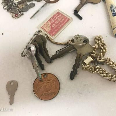 Lot of Vintage Keys! - See photos! VERY COOL OLD K ...
