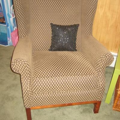 CUSTOM COVERED WING CHAIR SEATING