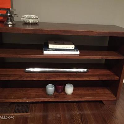 Solid wood console with removable shelf
