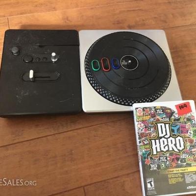  Wii DJ Hero turntable and game