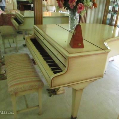 CHICKERING BABY GRAND PIANO THE QUATER GRAND ALABASTER