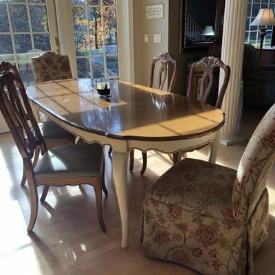 Ethan Allen French Country Table 
