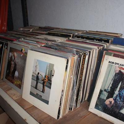 vinyl records   also have several hundred 78's and some 45's not in photos