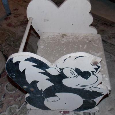 Skunk children's seat