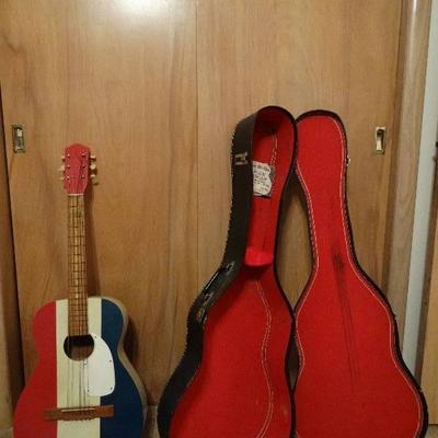 Folk guitar w/ case