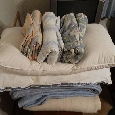 Lot of King size blankets/ pillows & sheets