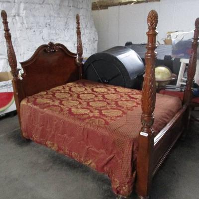 Queen Size Poster Bed