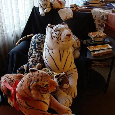 The guy like tigers...what can I say!