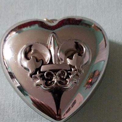 Lot 0033
Vintage Heart Necklace lockette
Approx: 3.0