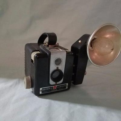 Lot 0041
Vintage Kodak Brownie Hawkeye Camera with flash extention
Mid 1960's