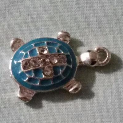 Lot 0037
Turtle Necklace charm
Approx: 1.75