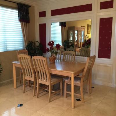 Dining table with 6 chairs in formal dining room 
Hutch and side small curio buffet included - see pics 