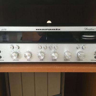 Marantz Model 2230 stereo receiver
