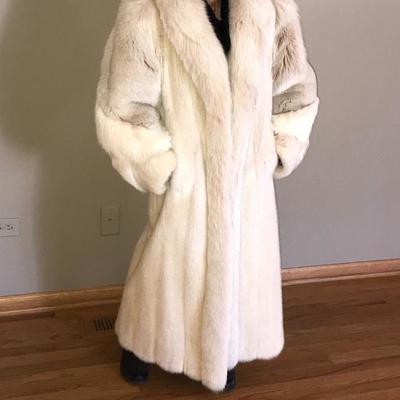 full-length white mink coat (small size)