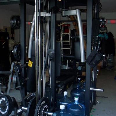 Rear view of Gold's Gym workout station