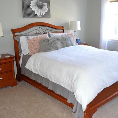 Queen bed with matching nightstands