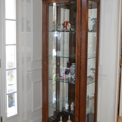 Thomasville lighted curio cabinet