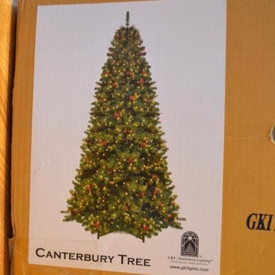7.5' Lighted Christmas tree in box