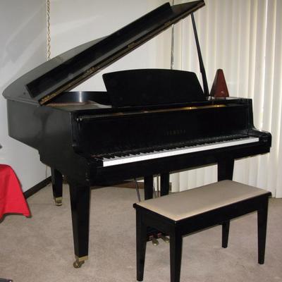 BUY IT NOW ! 
Yamaha black satin baby grand piano 
