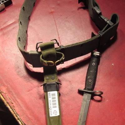 Vietnam Era - Belt with a knife and sheath USM8A1 ...