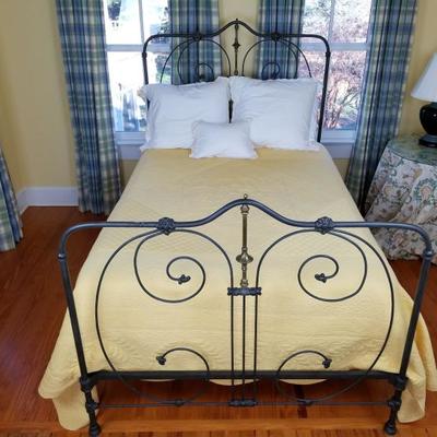 Antique Gray Wrought Iron Full Size Bed