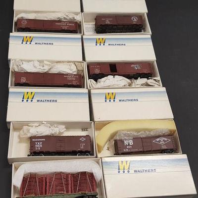 HMT100 Walthers Box Cars & More in Boxes
