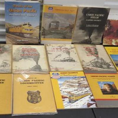 HMT052 Railroad and Trains Books Assortment
