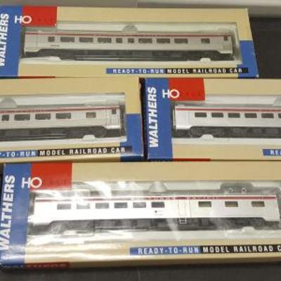 HMT079 Four Walthers HO Ready To Run Railroad Cars in Boxes
