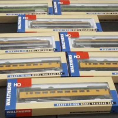 HMT082 Ten More Walthers HO Ready To Run Railroad Cars in Boxes
