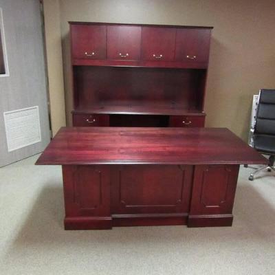 Very Nice InWood Matching Desk And Credenza Set