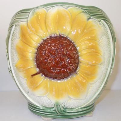 Cachepot with daisy $140