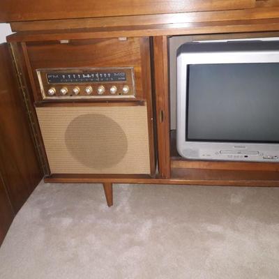 Danish Entertainment unit with stereo system