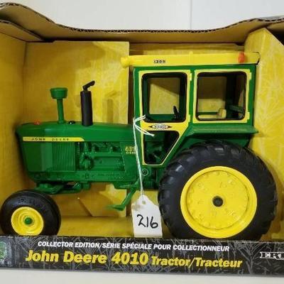 Ertl John Deere 4010 Diesel w/Hiniker 1300 Cab, Co ...