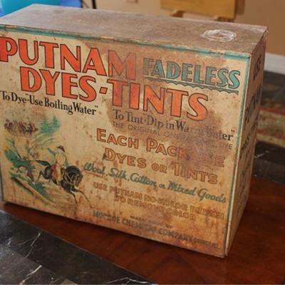 Antique Putnam Dyes store display with original  dye packets
