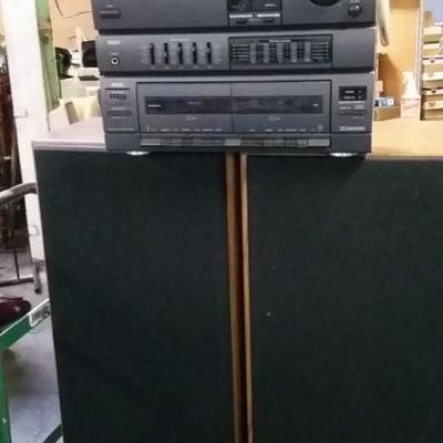 Stereo with Speakers $1