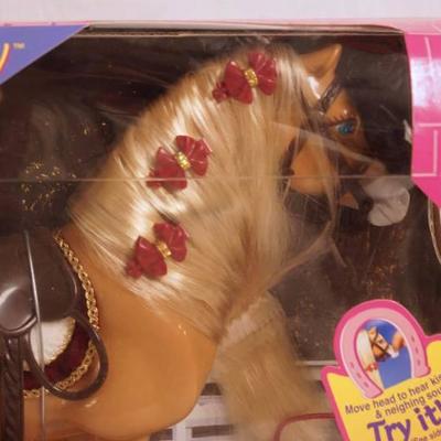 Barbie - Walking Beauty Horse - Barbie Riding Club ...